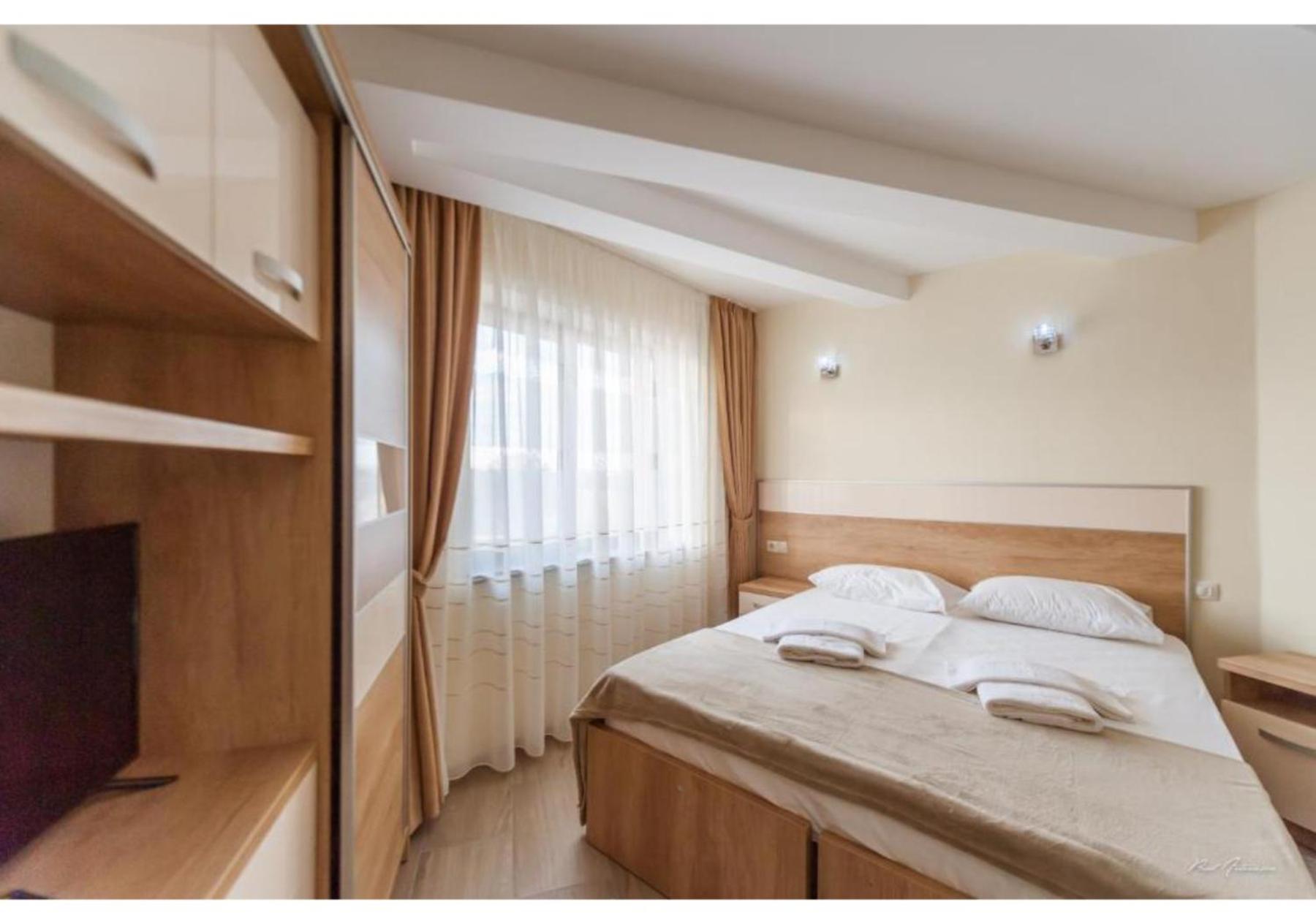 Luxury Apartment Piteşti Esterno foto
