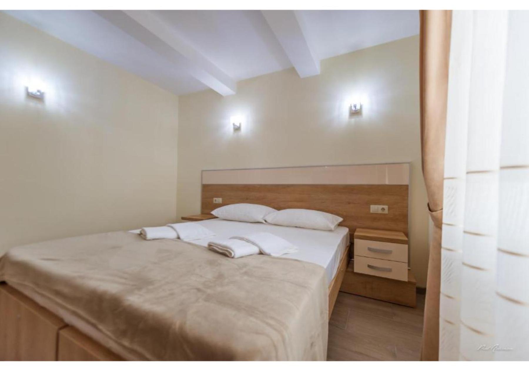 Luxury Apartment Piteşti Esterno foto