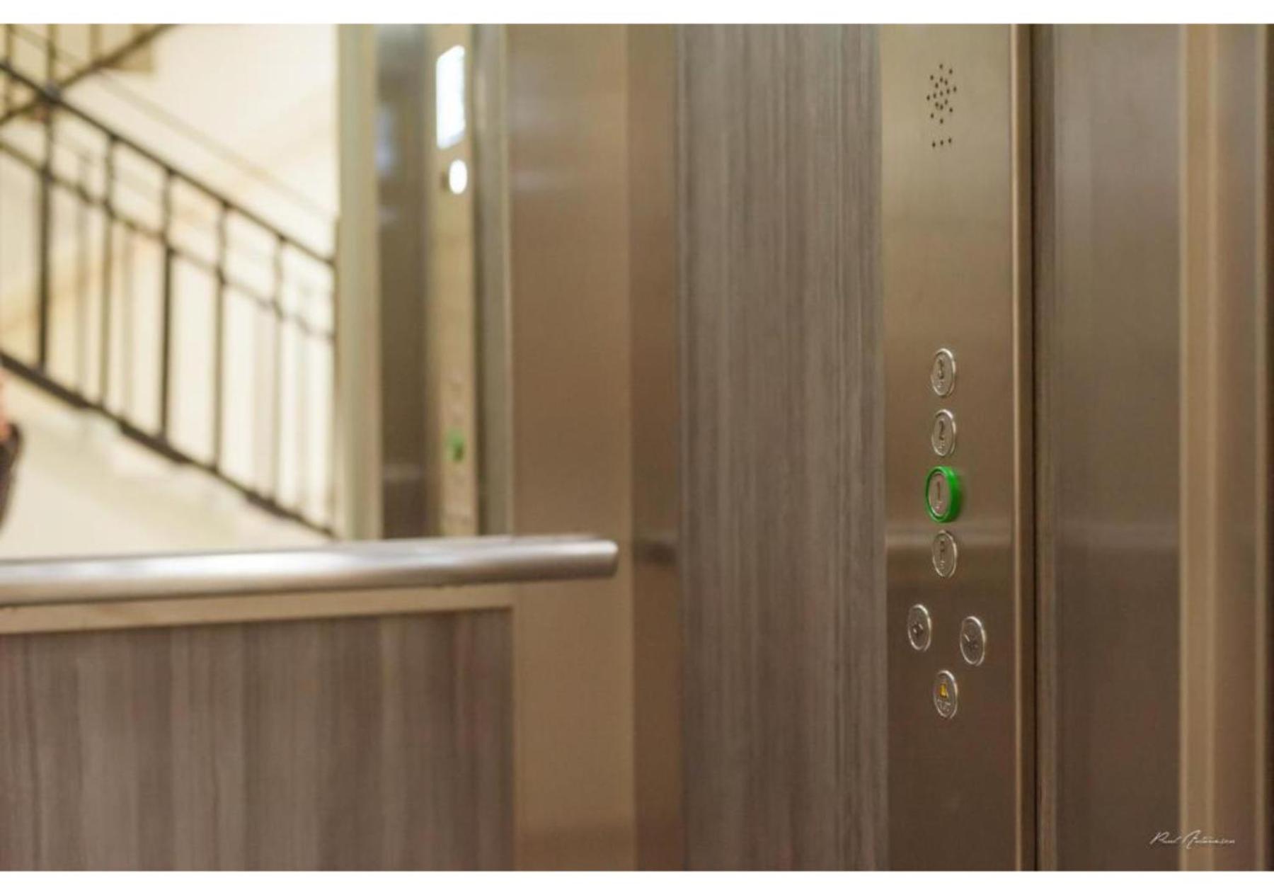 Luxury Apartment Piteşti Esterno foto