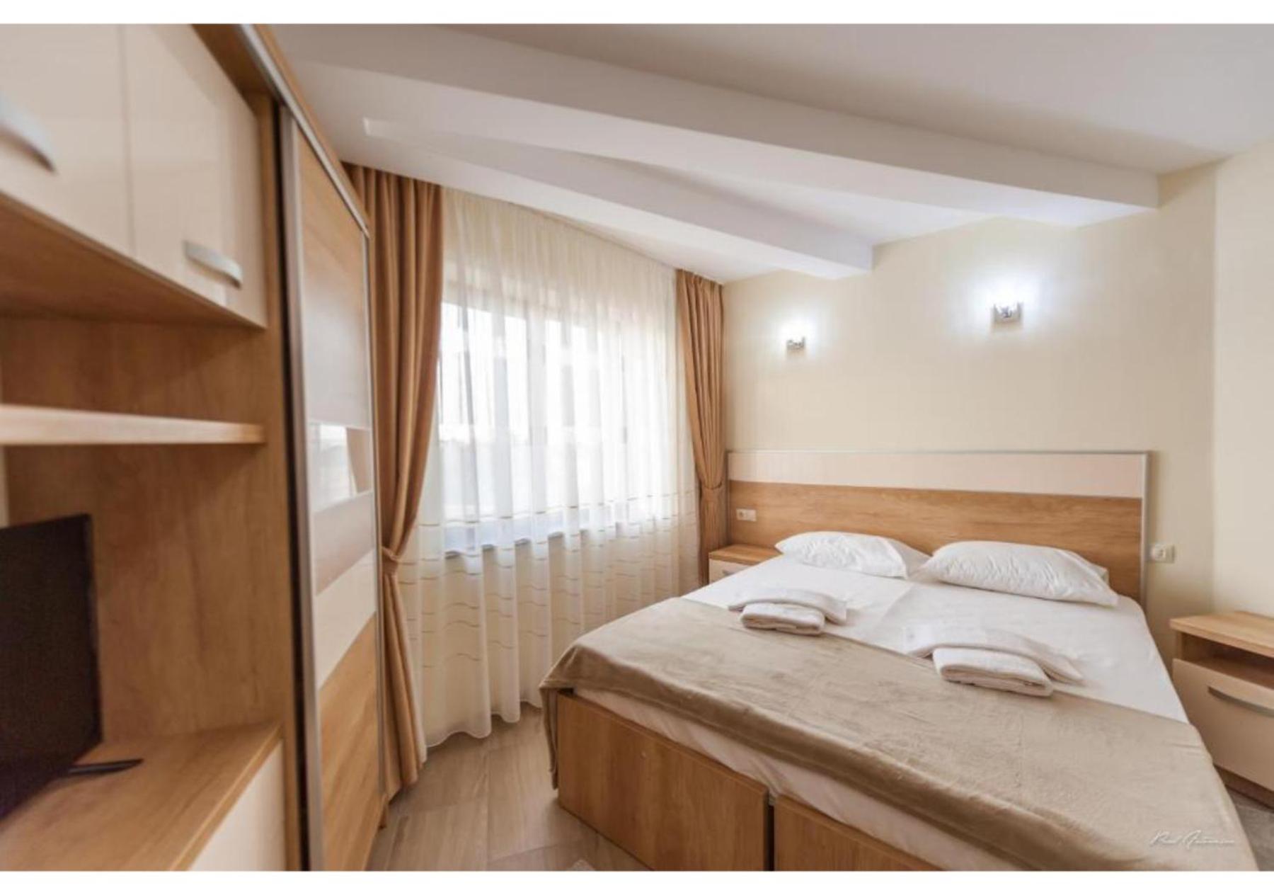 Luxury Apartment Piteşti Esterno foto