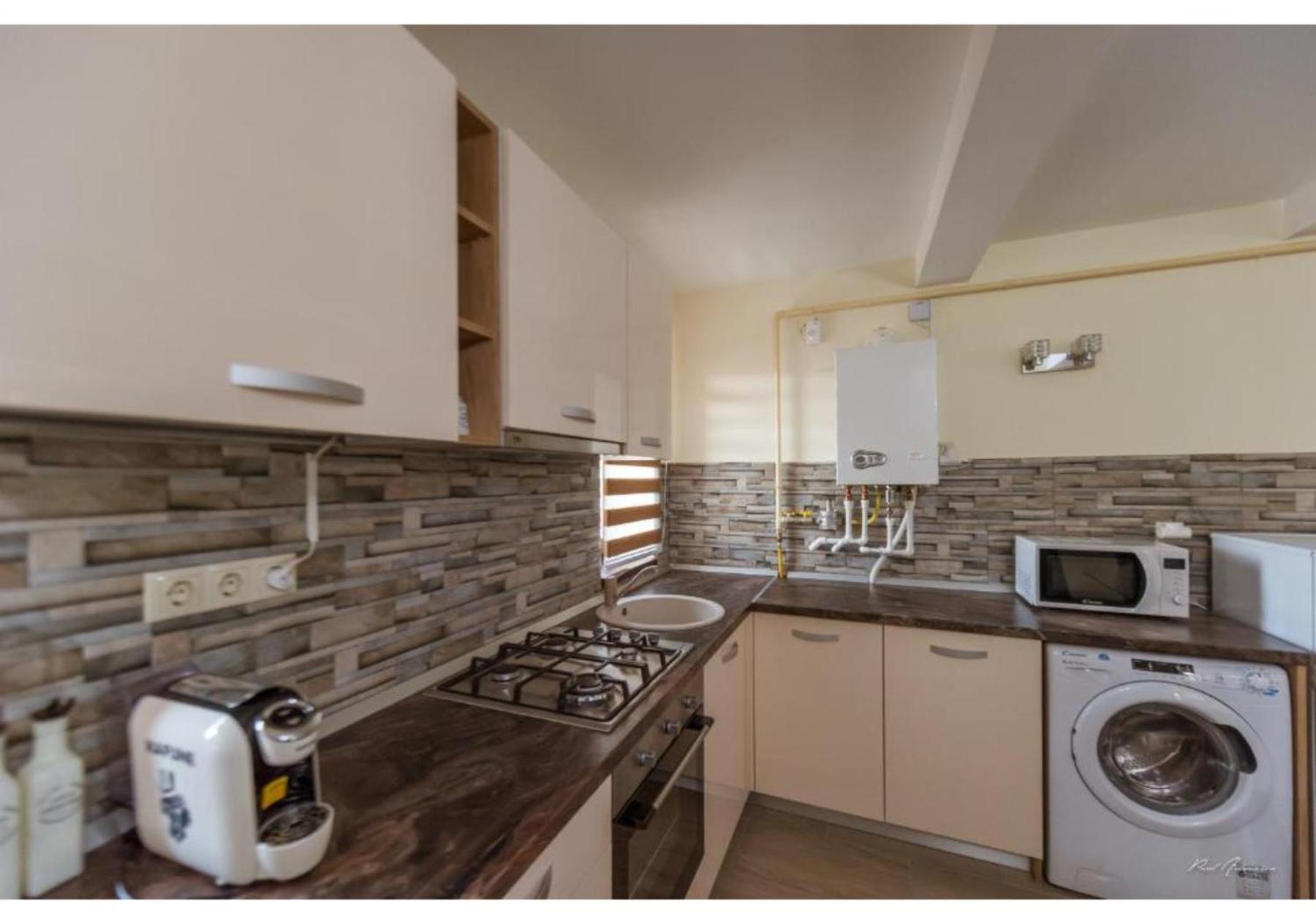 Luxury Apartment Piteşti Esterno foto