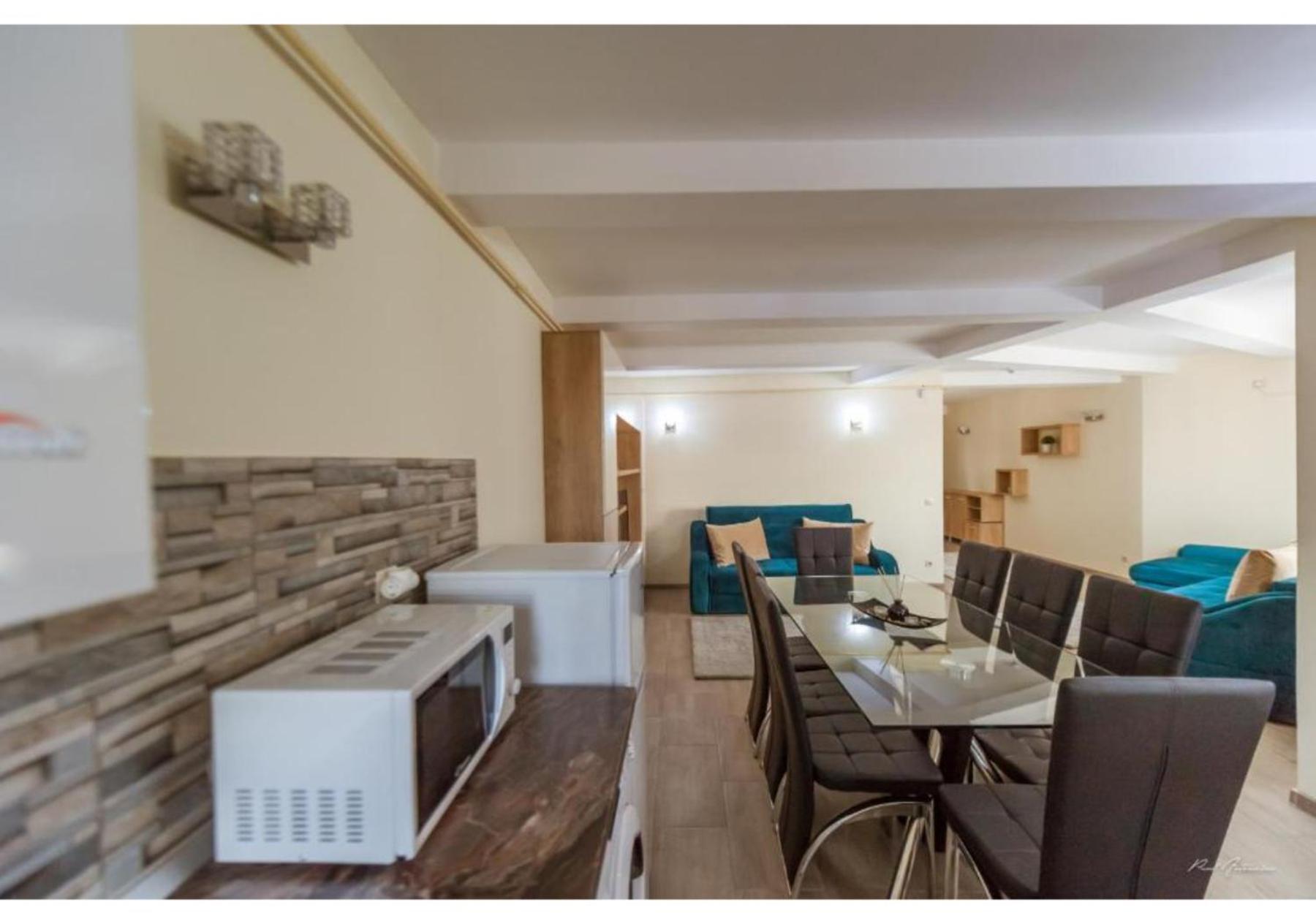 Luxury Apartment Piteşti Esterno foto