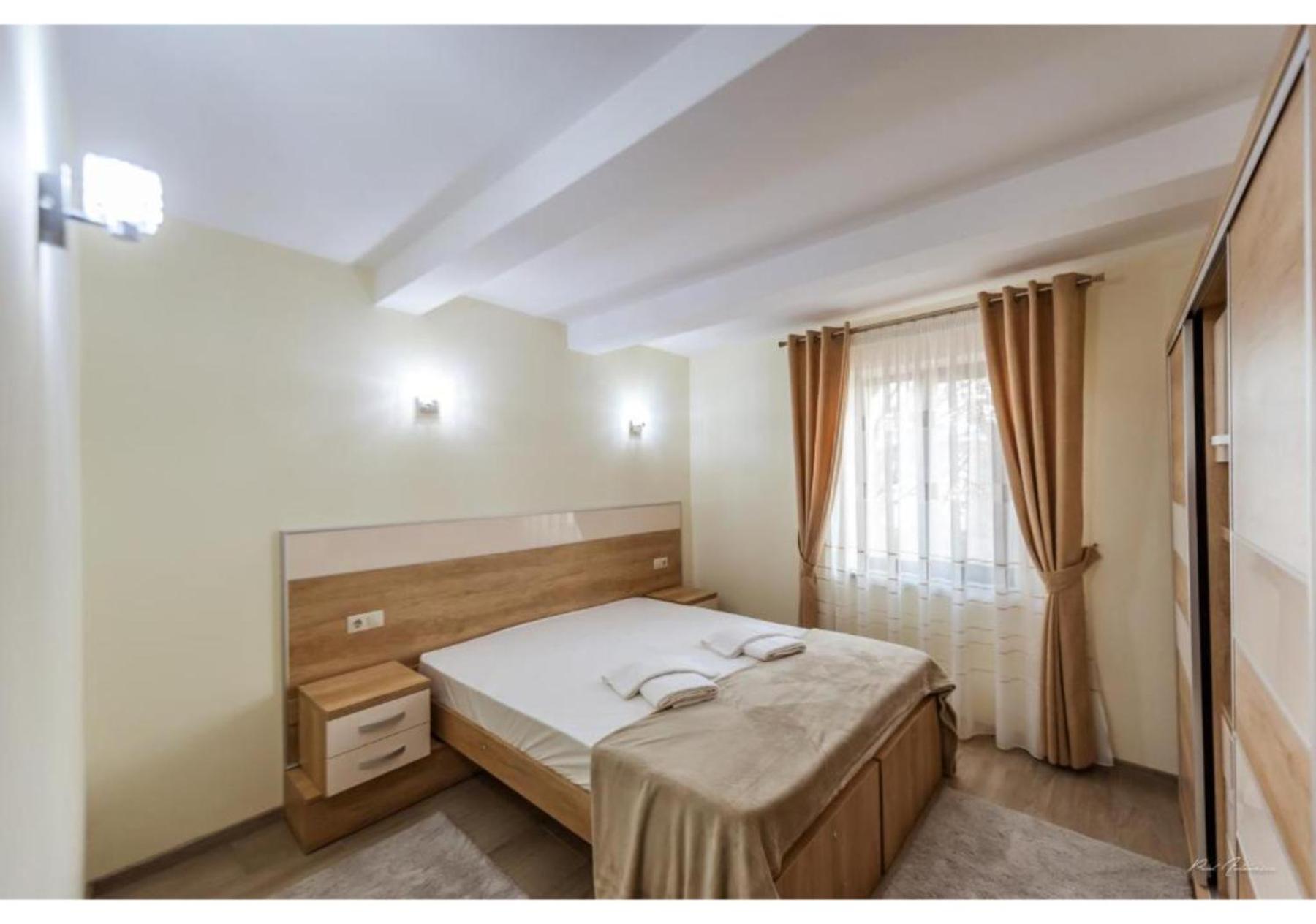 Luxury Apartment Piteşti Esterno foto